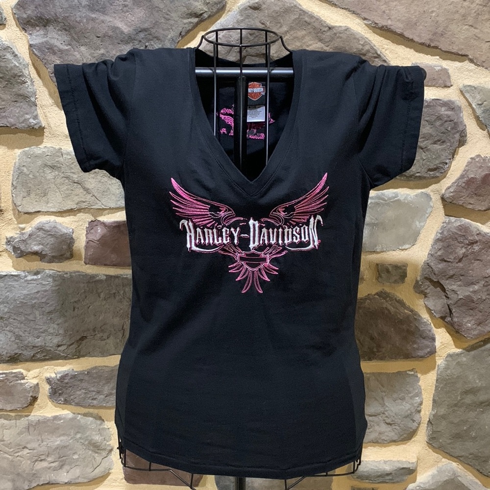 HARLEY DAVIDSON GRAPHIC TEE WITH EMBROIDERED LOGO ON FRONT IN PINK - SIZE M